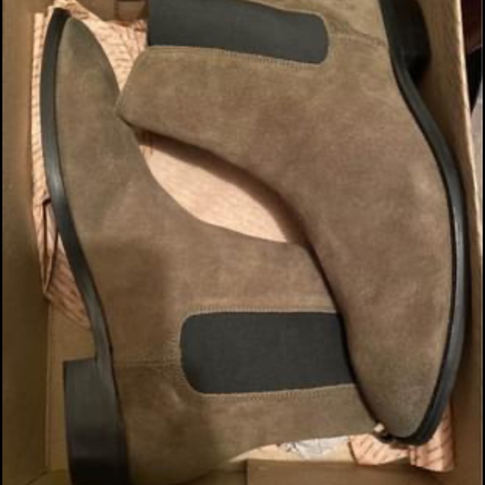 Men’s Chelsea Suede Boots